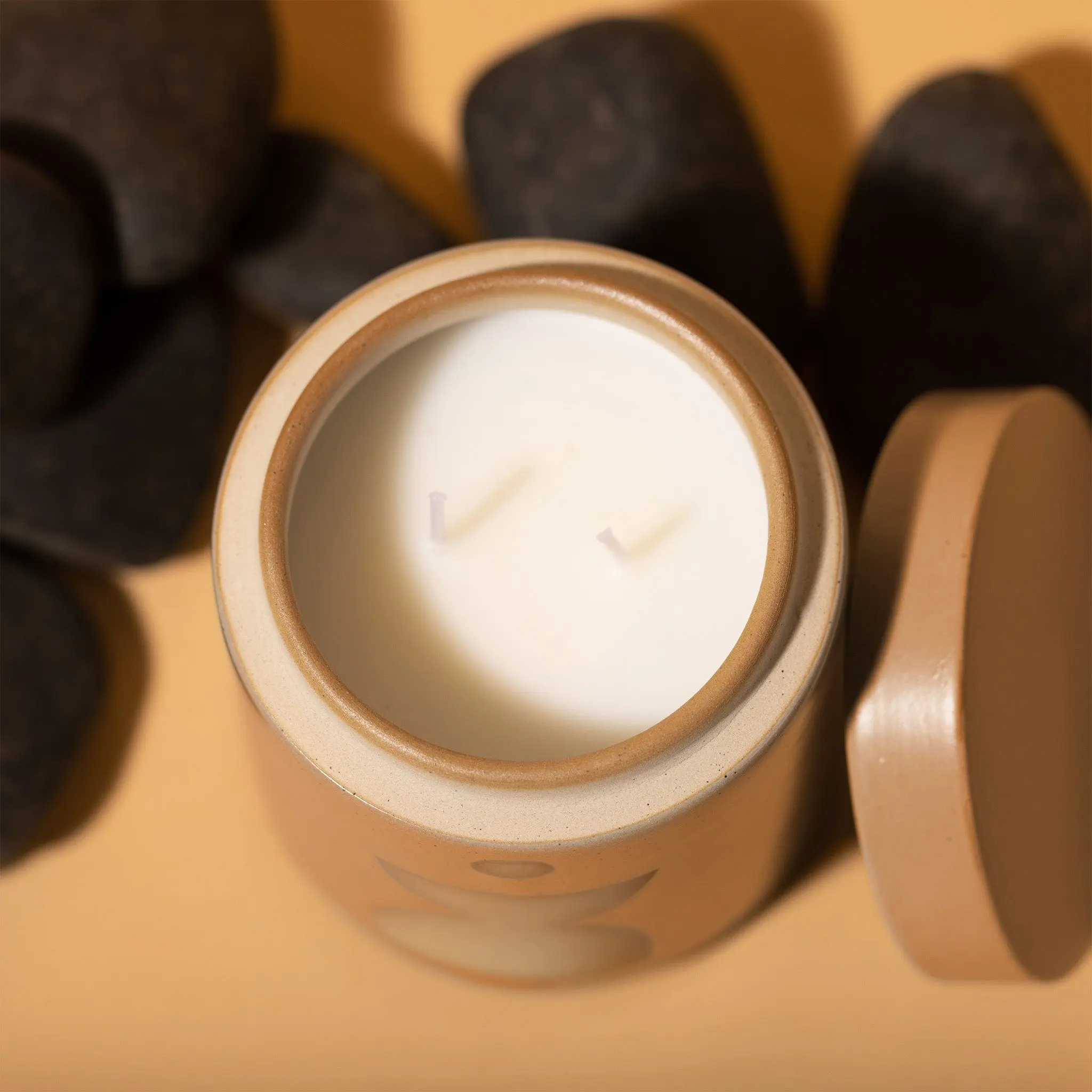 Wild Fig + Vetiver - Form 12 oz Candle - Image 5