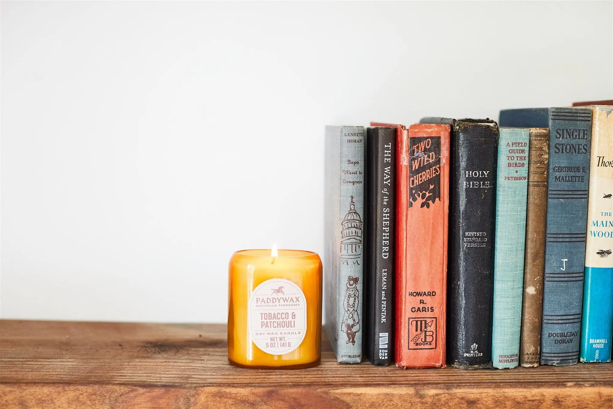 Tobacco + Patchouli - Vista 5 oz Candle - Image 2